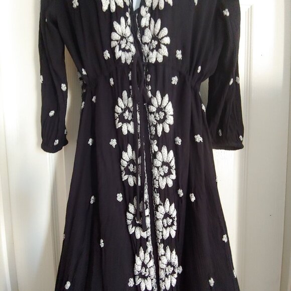 Free People Fable Black/White Embroidered Sunflowers Midi Dress Whimsy M - Picture 5 of 16
